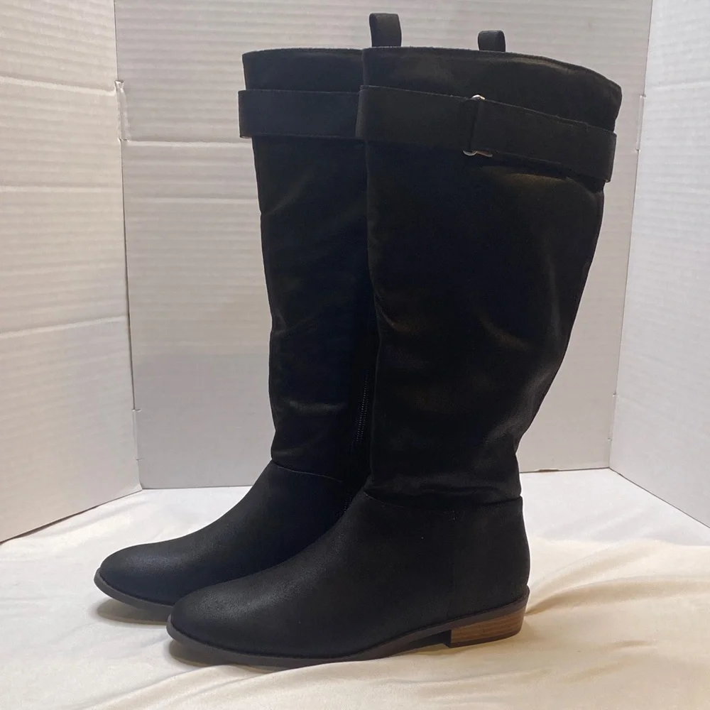 Journee Collection LELANNI KNEE-HIGH BOOTS IN VEGAN‎ LEATHER